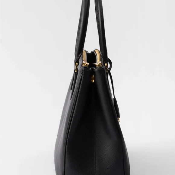 Authentic Prada large Saffiano Leather Bag -  (Retails for $5100) - Picture 6 of 16